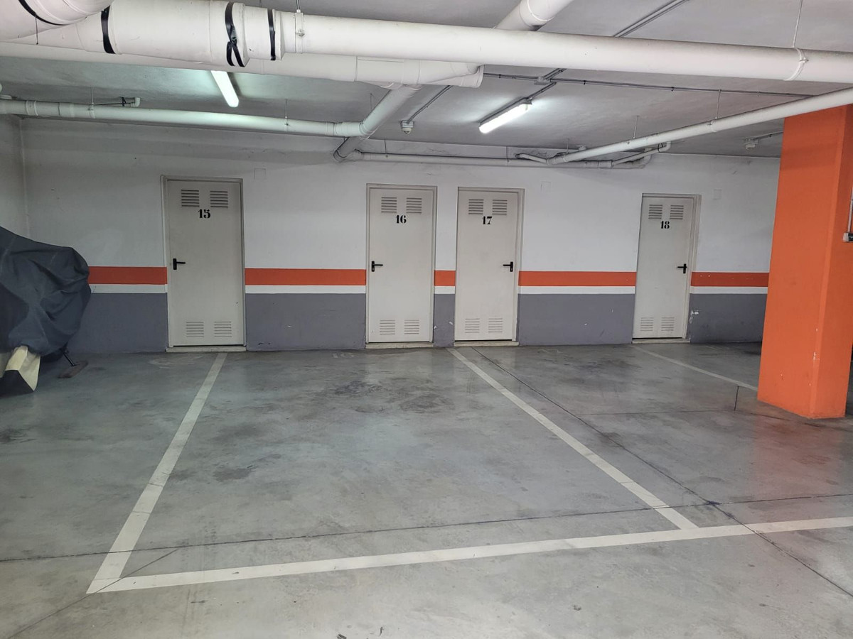 Se vende Garaje  en Costa Del Sol, Málaga, España