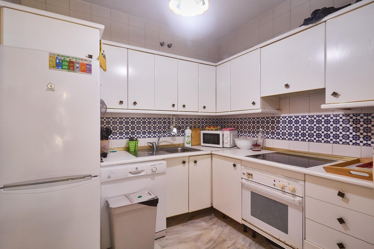 3 Bed Apartment for sale in Fuengirola Costa Del Sol, Málaga, Spain