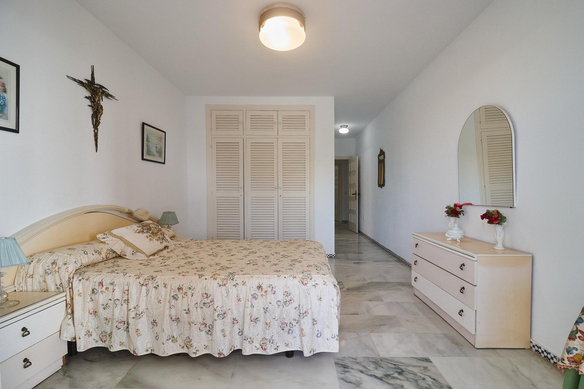 3 Bed Apartment for sale in Fuengirola Costa Del Sol, Málaga, Spain