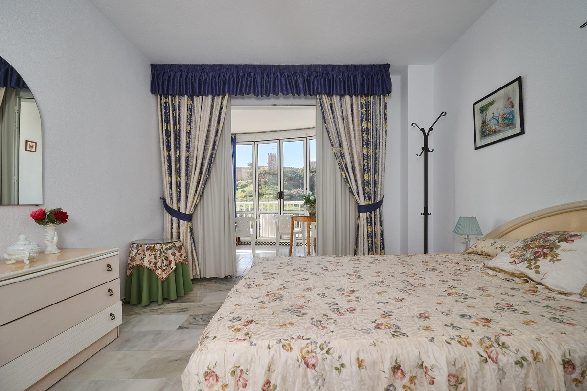 3 Bed Apartment for sale in Fuengirola Costa Del Sol, Málaga, Spain