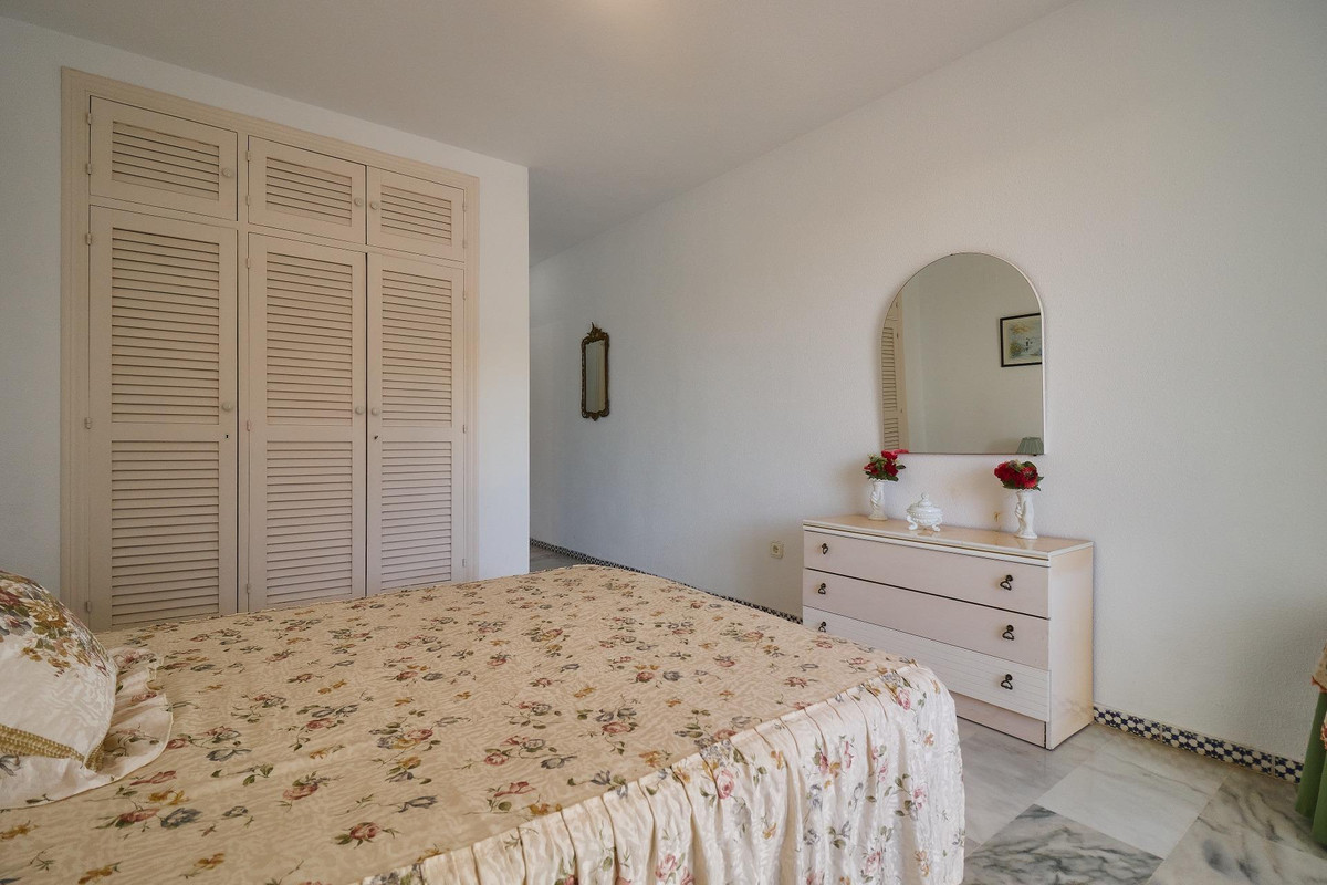 3 Bed Apartment for sale in Fuengirola Costa Del Sol, Málaga, Spain