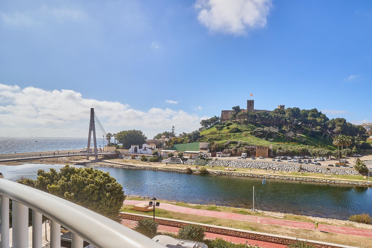 3 Bed Apartment for sale in Fuengirola Costa Del Sol, Málaga, Spain