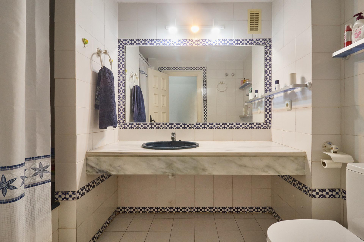 3 Bed Apartment for sale in Fuengirola Costa Del Sol, Málaga, Spain