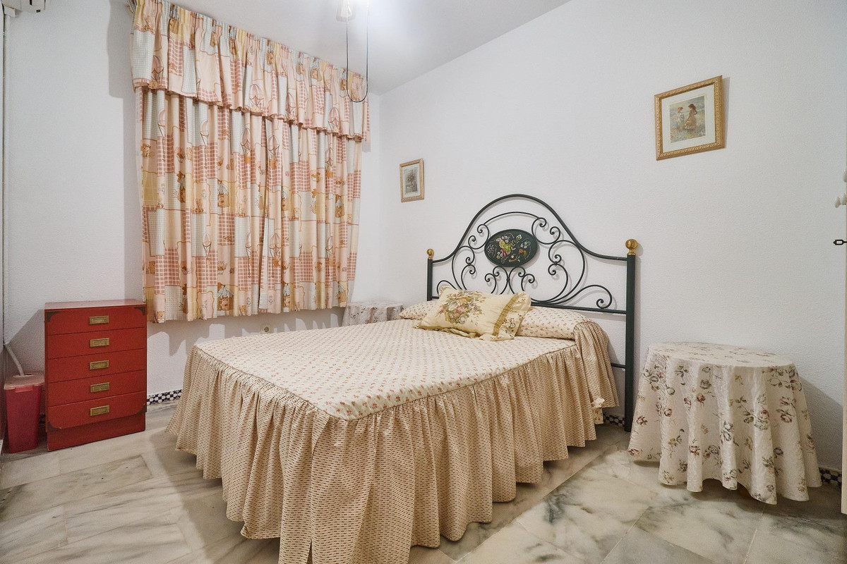 3 Bed Apartment for sale in Fuengirola Costa Del Sol, Málaga, Spain