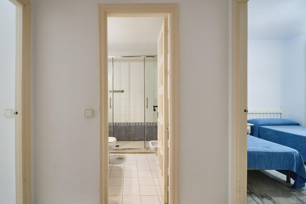 3 Bed Apartment for sale in Fuengirola Costa Del Sol, Málaga, Spain