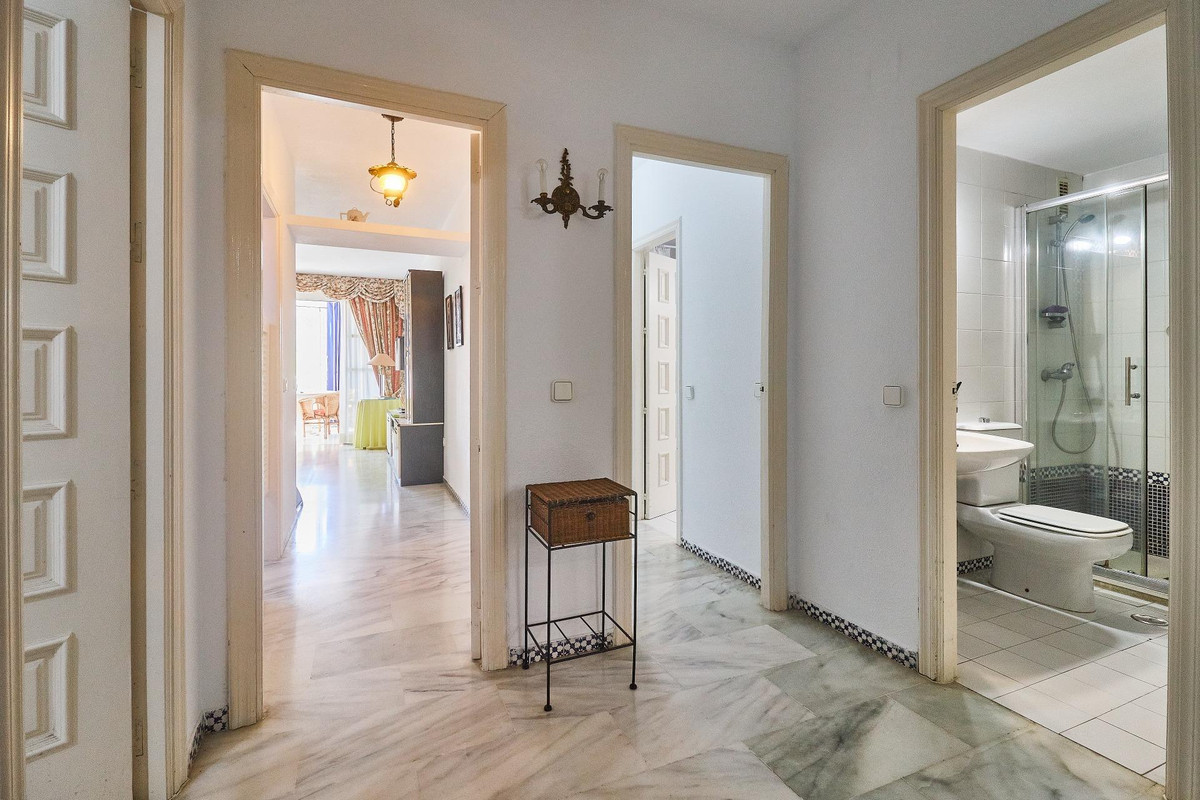 3 Bed Apartment for sale in Fuengirola Costa Del Sol, Málaga, Spain