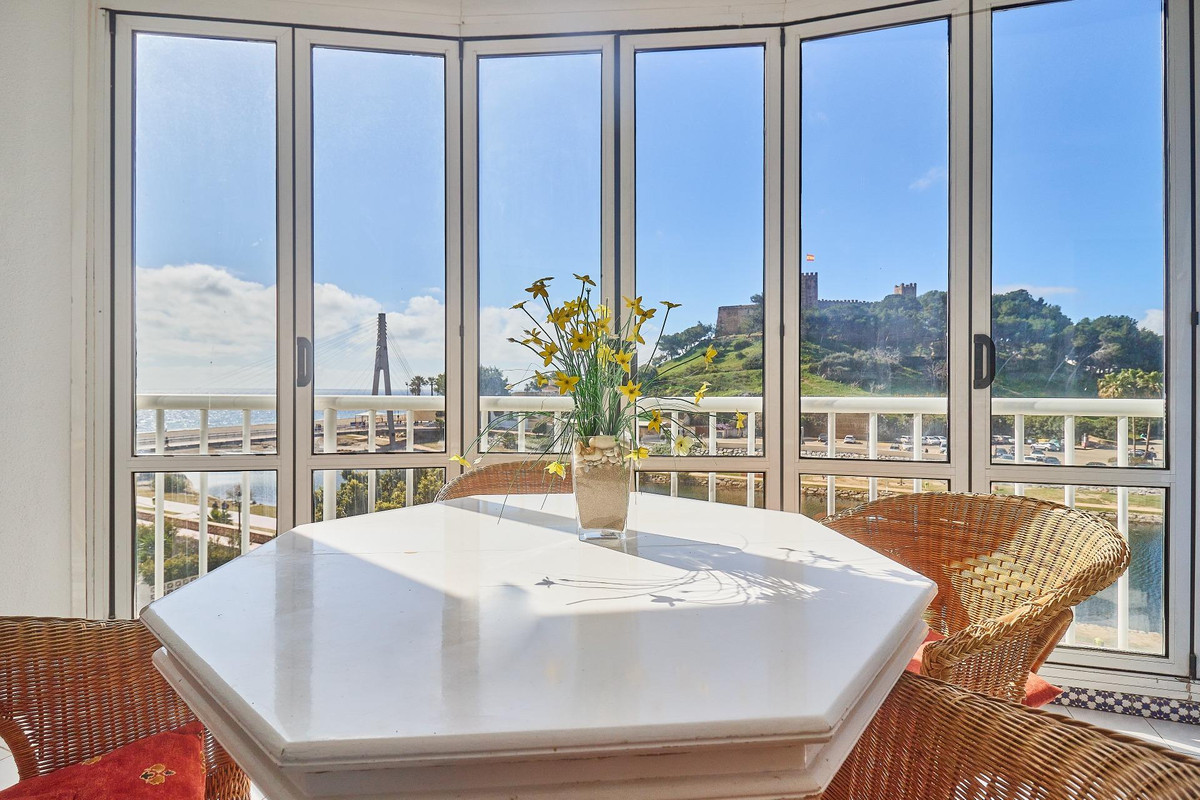 3 Bed Apartment for sale in Fuengirola Costa Del Sol, Málaga, Spain