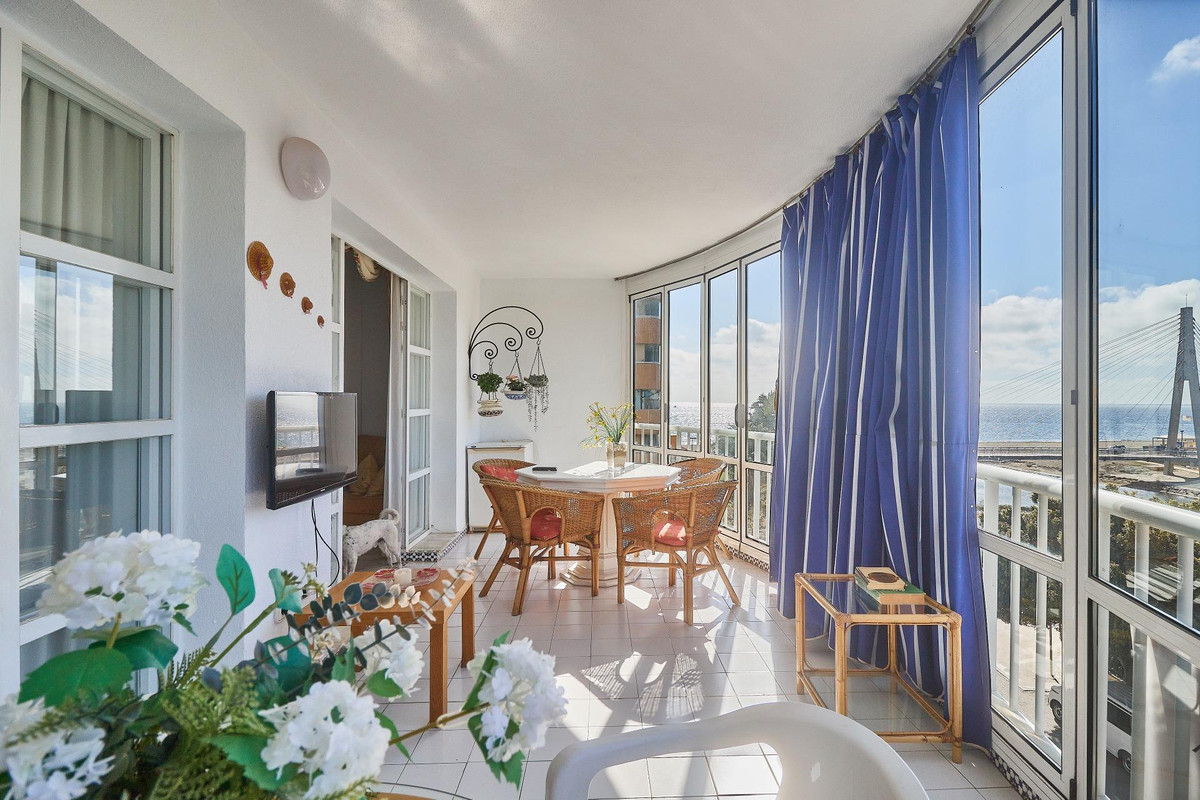 3 Bed Apartment for sale in Fuengirola Costa Del Sol, Málaga, Spain