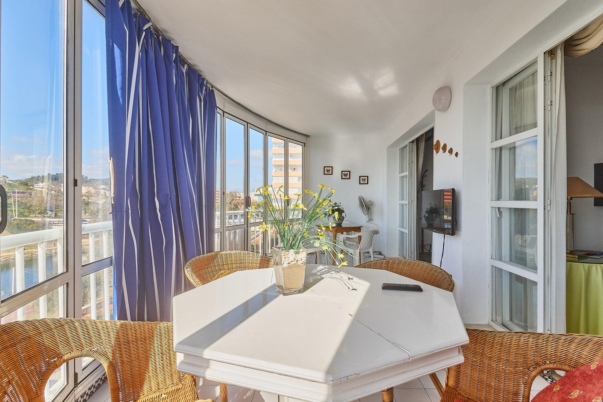 3 Bed Apartment for sale in Fuengirola Costa Del Sol, Málaga, Spain