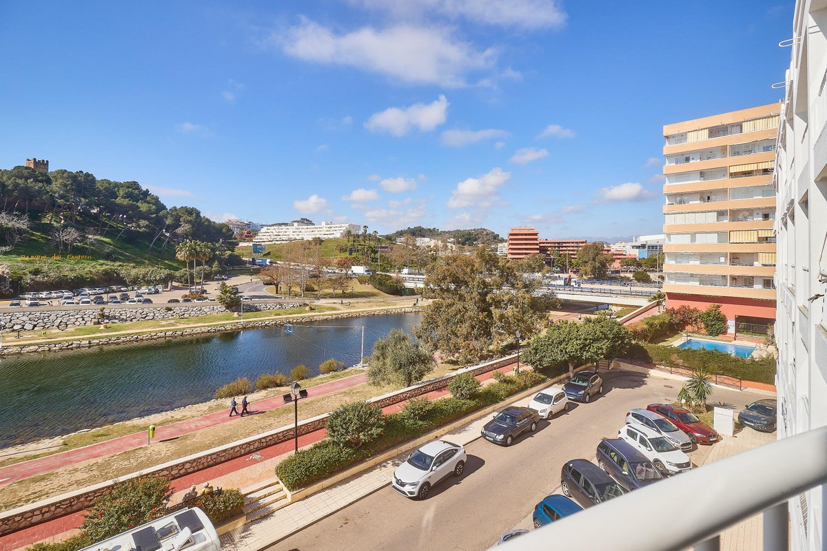 3 Bed Apartment for sale in Fuengirola Costa Del Sol, Málaga, Spain