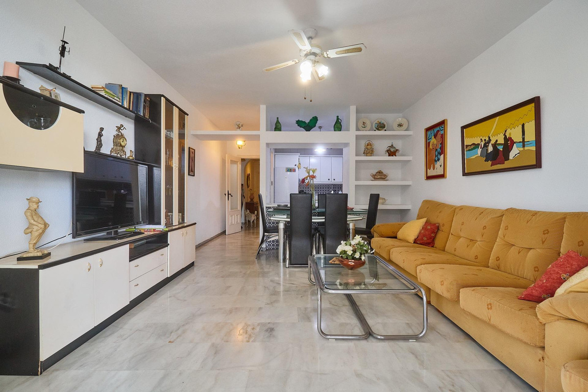 3 Bed Apartment for sale in Fuengirola Costa Del Sol, Málaga, Spain