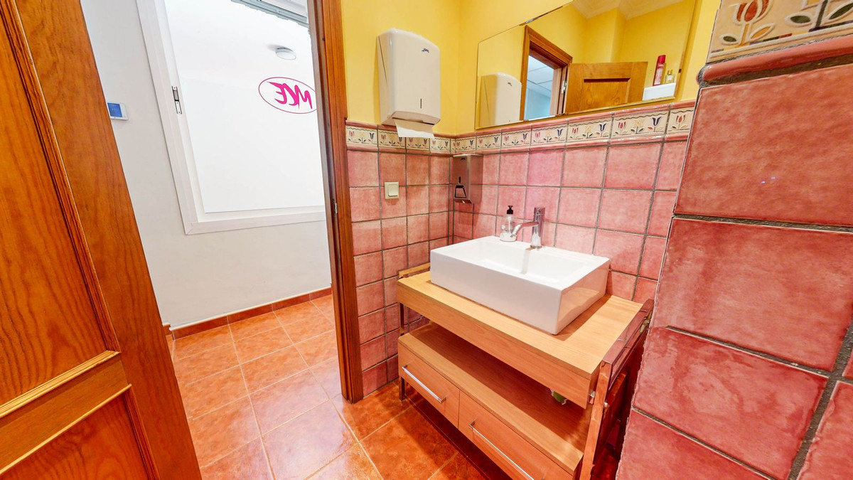 Se vende Local comercial  en Costa Del Sol, Málaga, España