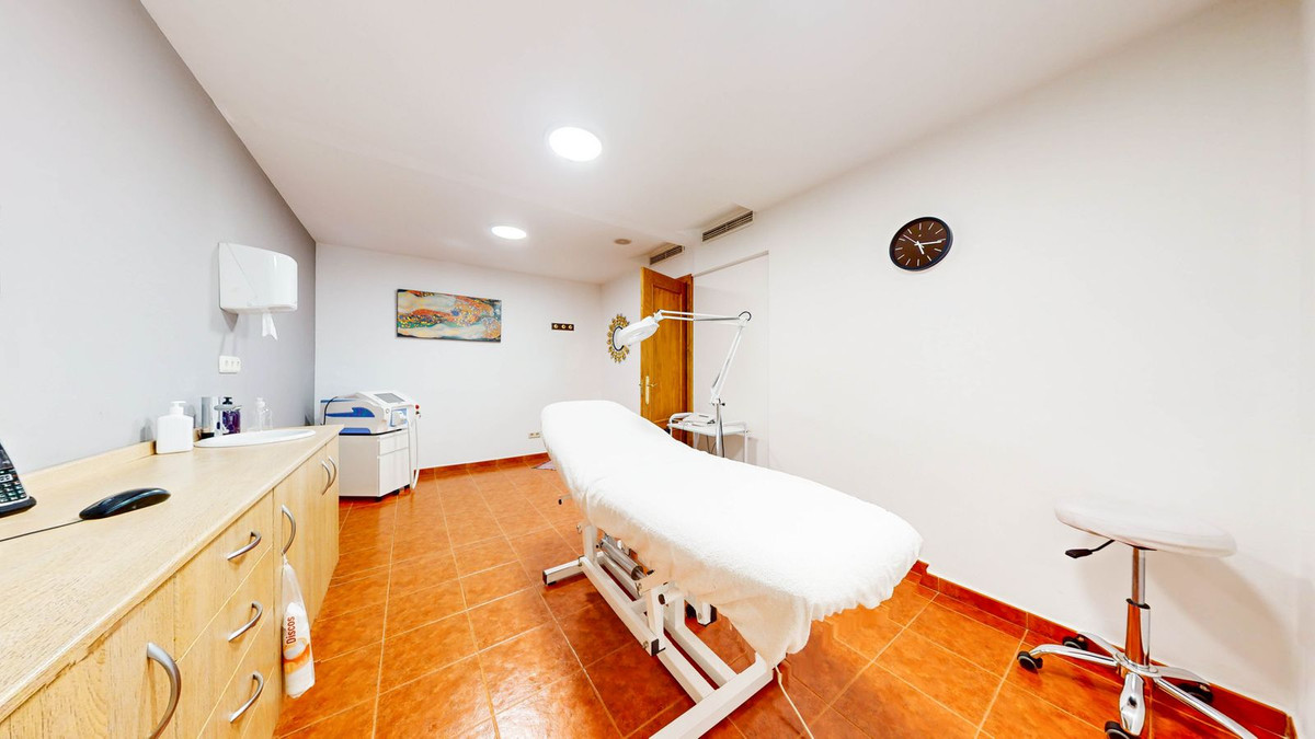 Se vende Local comercial  en Costa Del Sol, Málaga, España