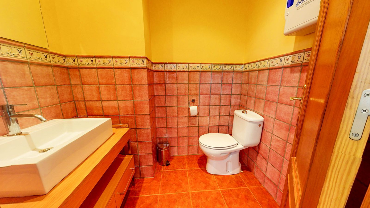 Se vende Local comercial  en Costa Del Sol, Málaga, España