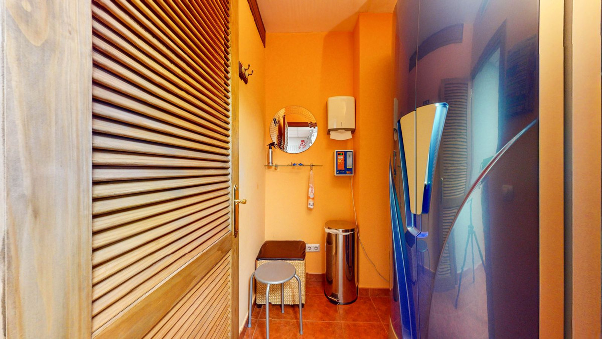 Se vende Local comercial  en Costa Del Sol, Málaga, España