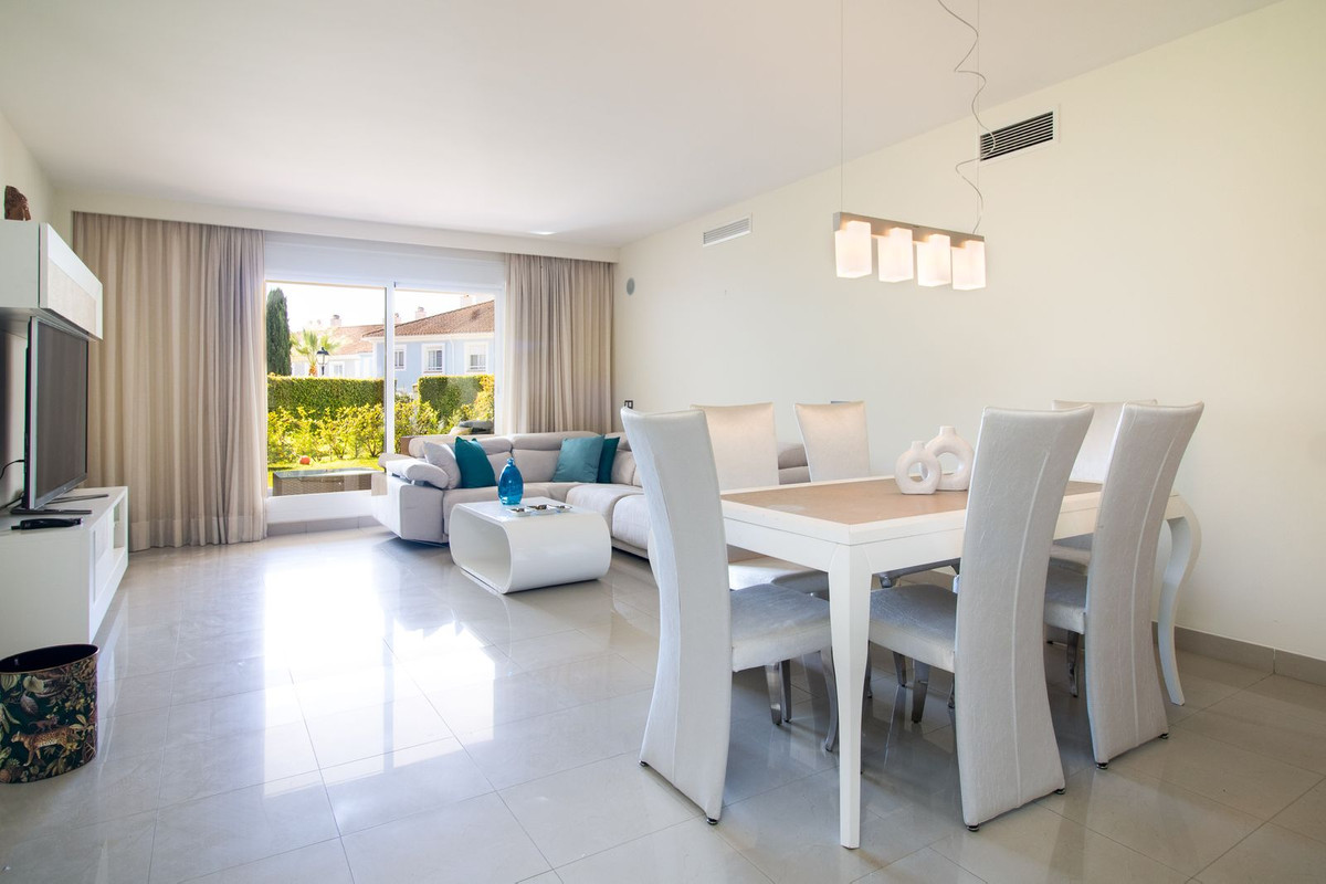 Se vende Apartamento Planta Baja de 2 dormitorios en Costa Del Sol, Málaga, España