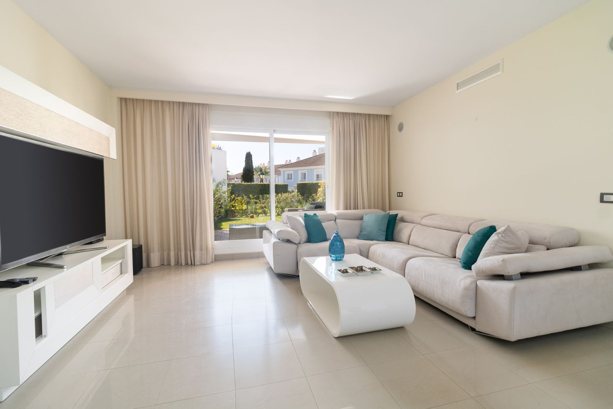 Se vende Apartamento Planta Baja de 2 dormitorios en Costa Del Sol, Málaga, España