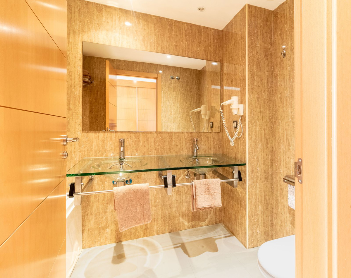 Se vende Apartamento Planta Baja de 2 dormitorios en Costa Del Sol, Málaga, España