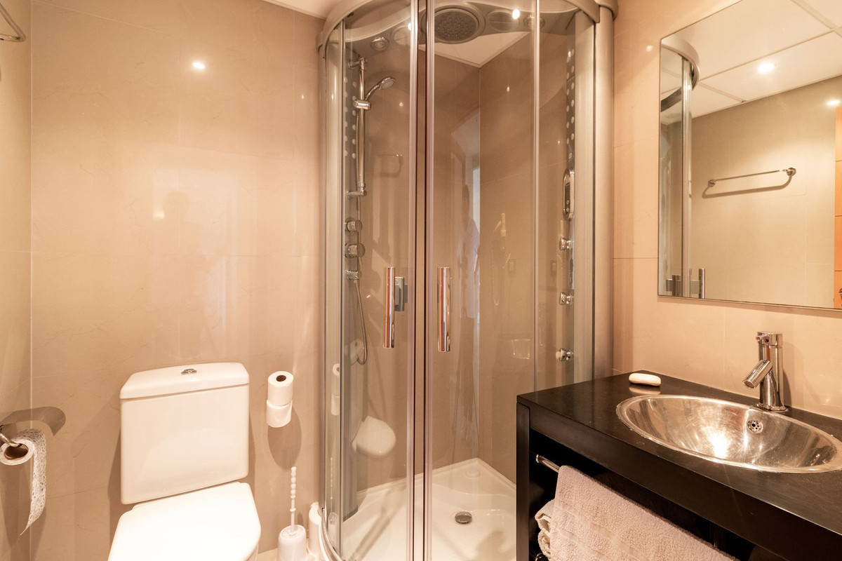 Se vende Apartamento Planta Baja de 2 dormitorios en Costa Del Sol, Málaga, España