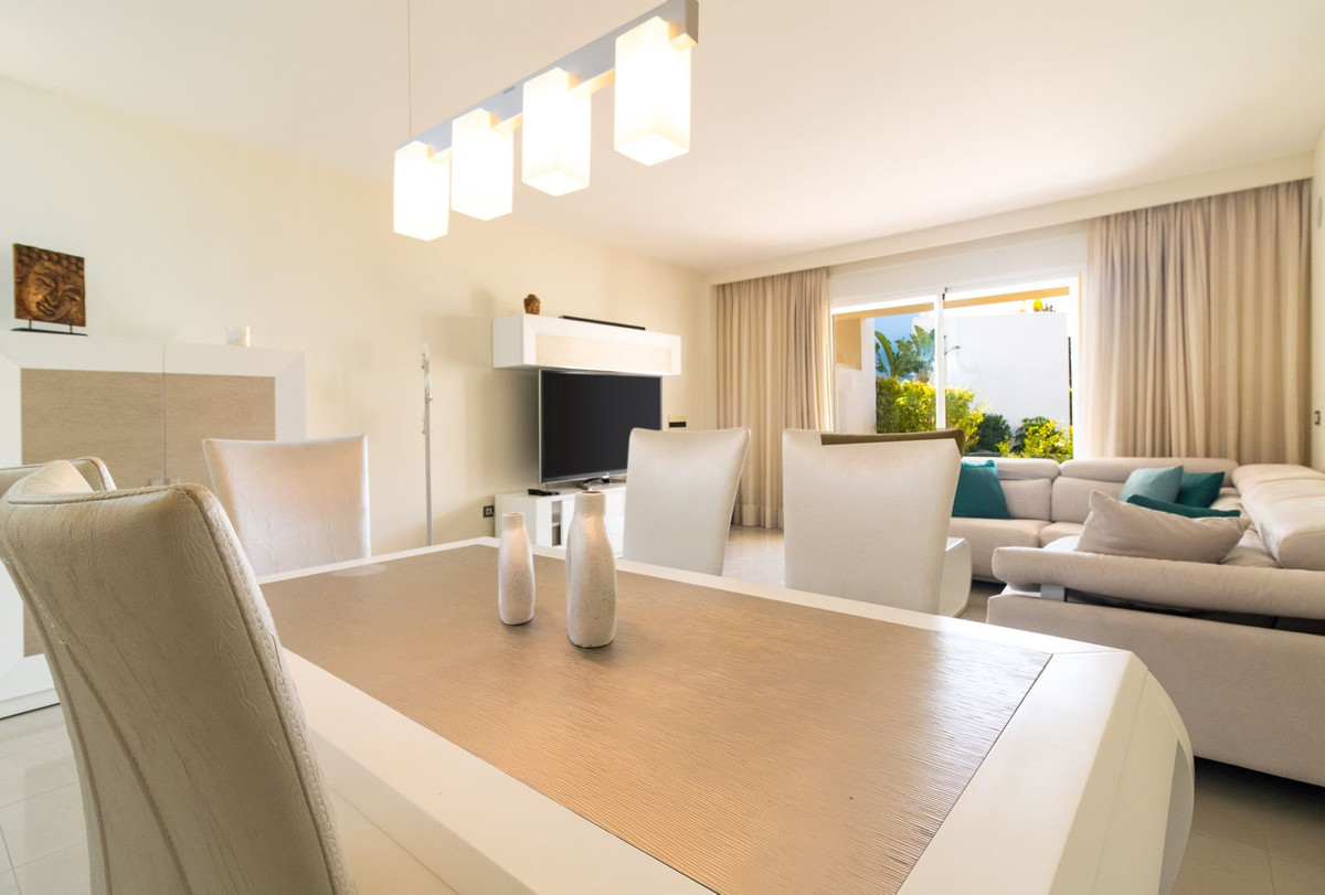 Se vende Apartamento Planta Baja de 2 dormitorios en Costa Del Sol, Málaga, España