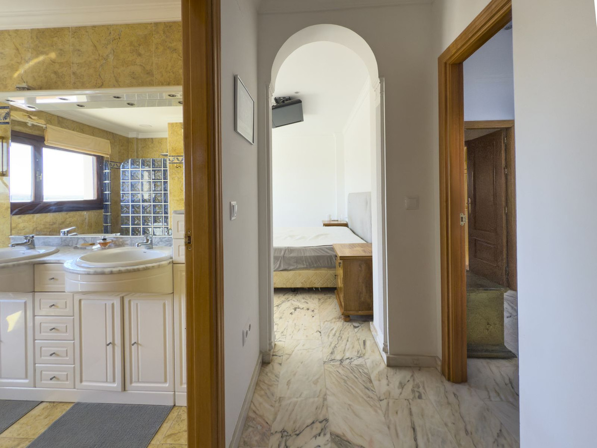 4 Bed Townhouse for sale in Alhaurín El Grande Costa Del Sol, Málaga, Spain