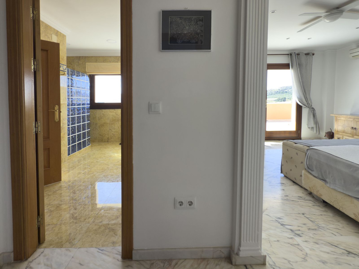 4 Bed Townhouse for sale in Alhaurín El Grande Costa Del Sol, Málaga, Spain