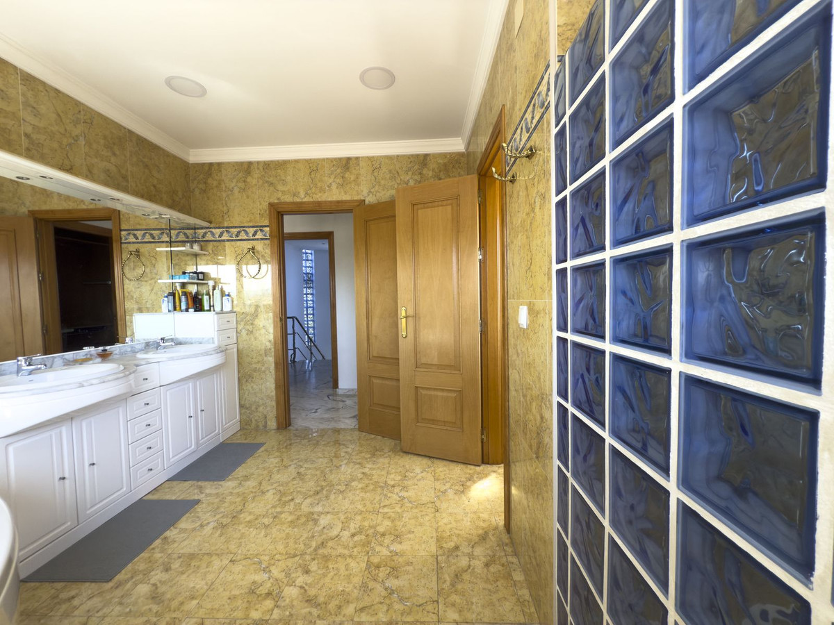 4 Bed Townhouse for sale in Alhaurín El Grande Costa Del Sol, Málaga, Spain
