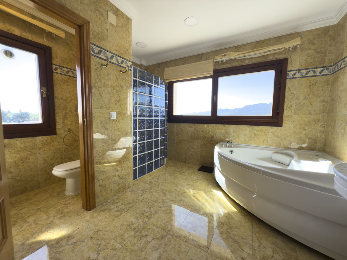 4 Bed Townhouse for sale in Alhaurín El Grande Costa Del Sol, Málaga, Spain