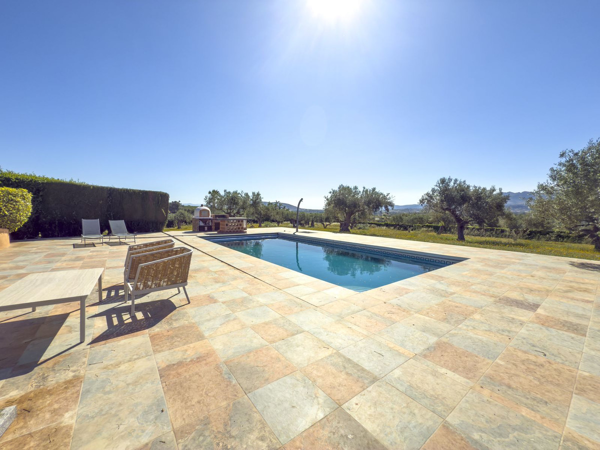 4 Bed Townhouse for sale in Alhaurín El Grande Costa Del Sol, Málaga, Spain