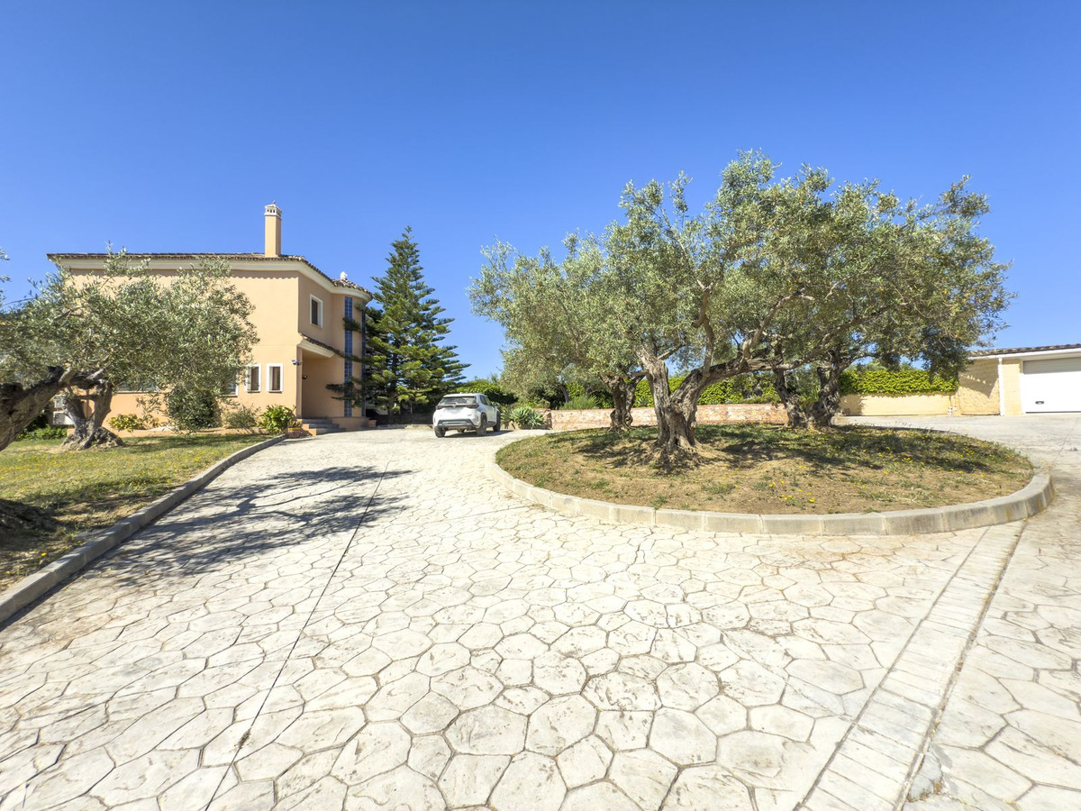 4 Bed Townhouse for sale in Alhaurín El Grande Costa Del Sol, Málaga, Spain