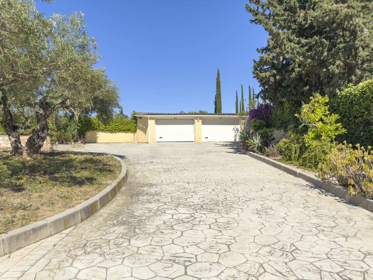 4 Bed Townhouse for sale in Alhaurín El Grande Costa Del Sol, Málaga, Spain