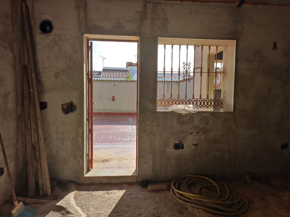 5 Bed Townhouse for sale in Fuengirola Costa Del Sol, Málaga, Spain