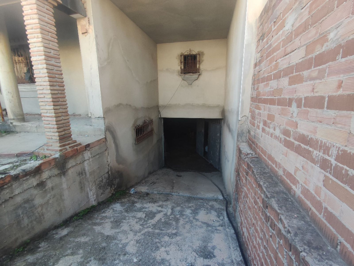 5 Bed Townhouse for sale in Fuengirola Costa Del Sol, Málaga, Spain