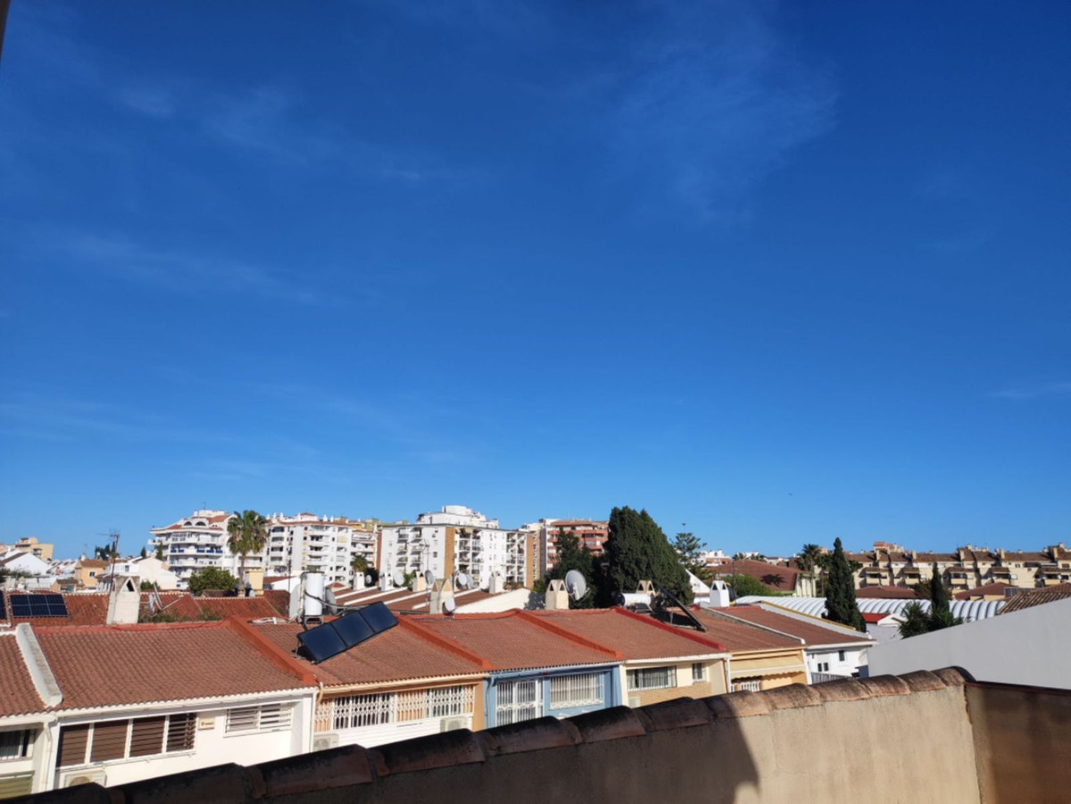 5 Bed Townhouse for sale in Fuengirola Costa Del Sol, Málaga, Spain
