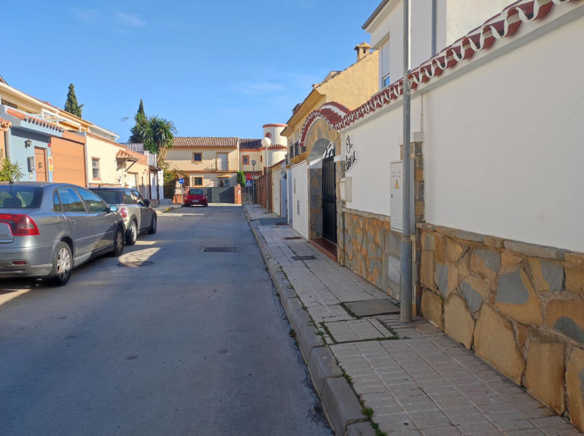 5 Bed Townhouse for sale in Fuengirola Costa Del Sol, Málaga, Spain