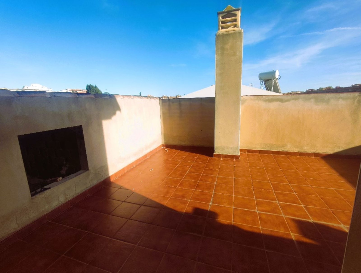 5 Bed Townhouse for sale in Fuengirola Costa Del Sol, Málaga, Spain