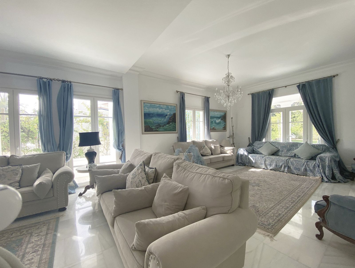 Se vende Villa - Chalet de 13 dormitorios en Costa Del Sol, Málaga, España