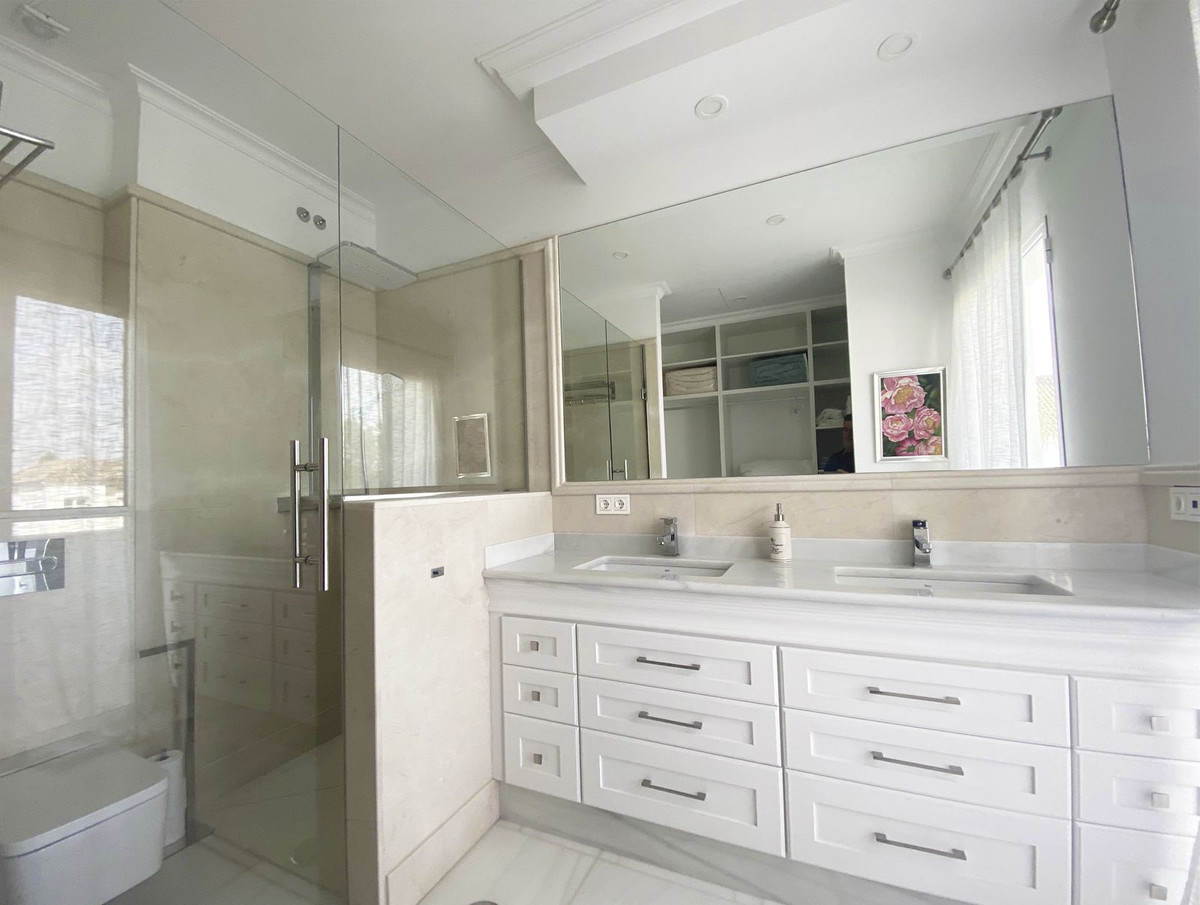 Se vende Villa - Chalet de 13 dormitorios en Costa Del Sol, Málaga, España