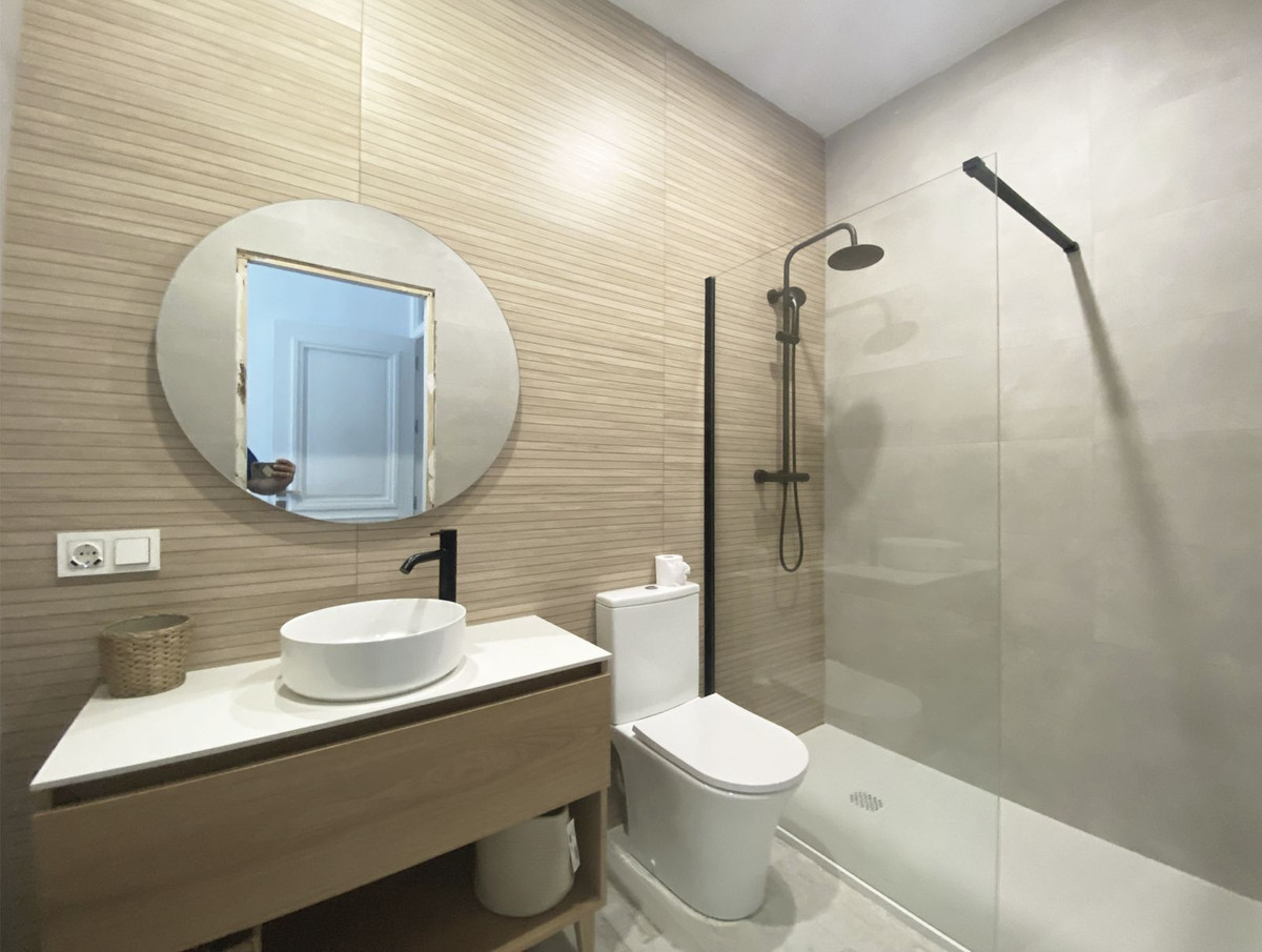 Se vende Villa - Chalet de 13 dormitorios en Costa Del Sol, Málaga, España