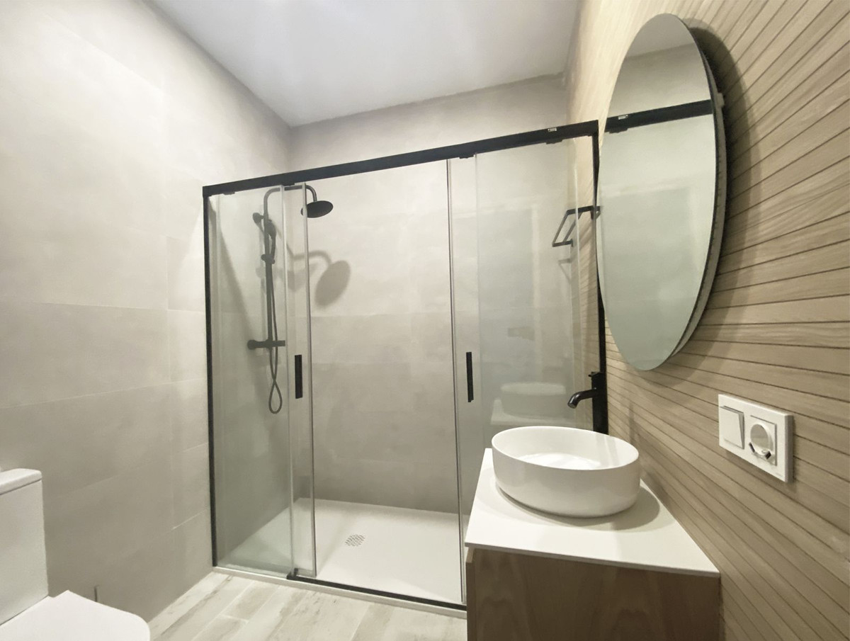 Se vende Villa - Chalet de 13 dormitorios en Costa Del Sol, Málaga, España