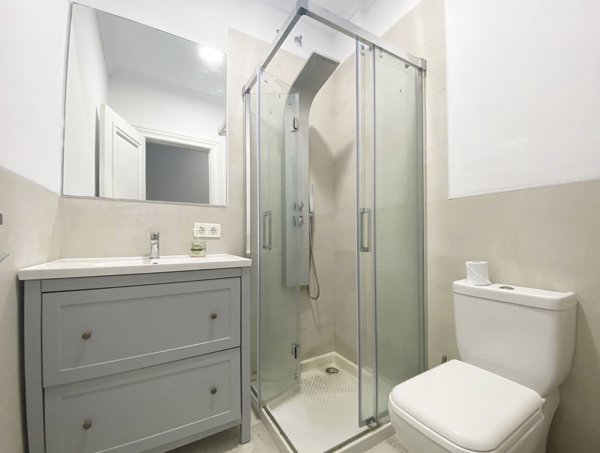 Se vende Villa - Chalet de 13 dormitorios en Costa Del Sol, Málaga, España