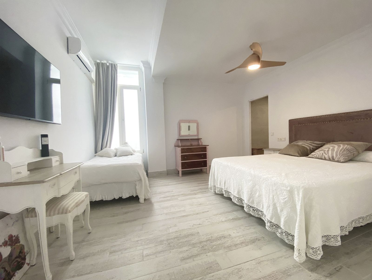 Se vende Villa - Chalet de 13 dormitorios en Costa Del Sol, Málaga, España