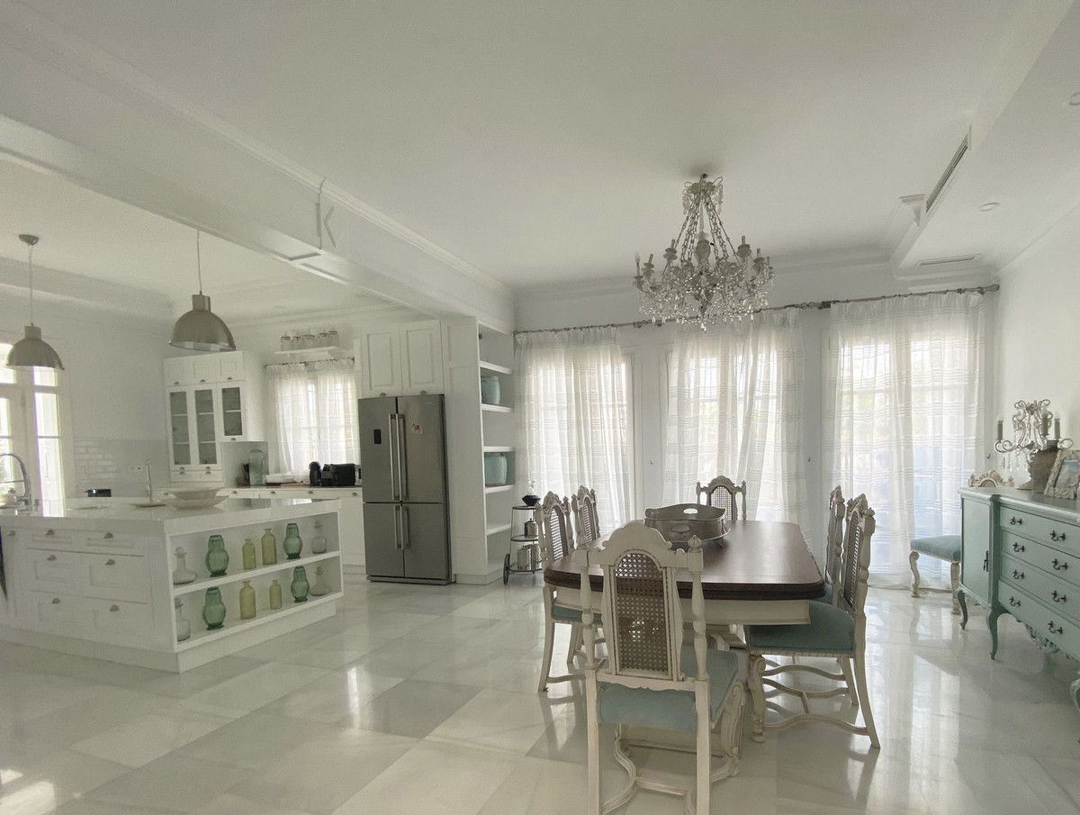 Se vende Villa - Chalet de 13 dormitorios en Costa Del Sol, Málaga, España
