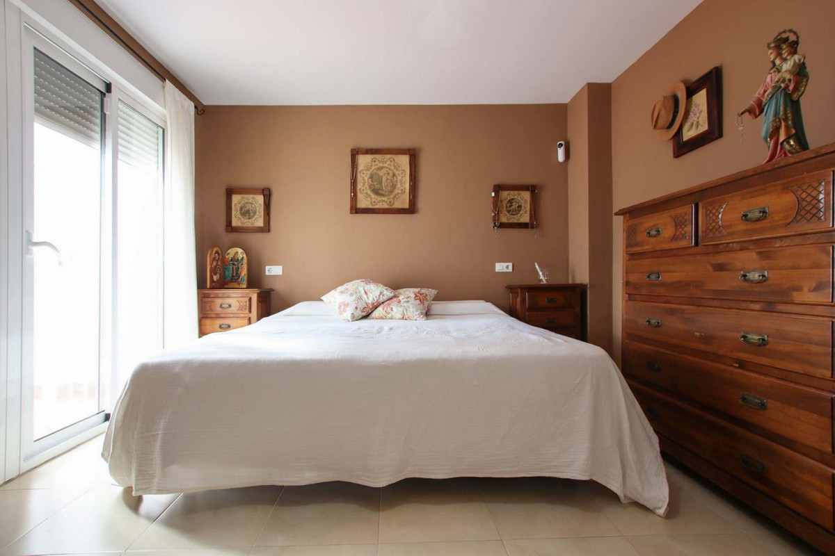 3 Bed Apartment for sale in Nueva Andalucía Costa Del Sol, Málaga, Spain