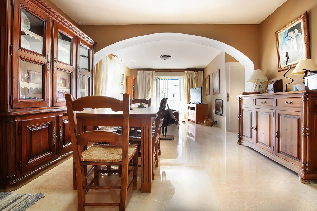3 Bed Apartment for sale in Nueva Andalucía Costa Del Sol, Málaga, Spain