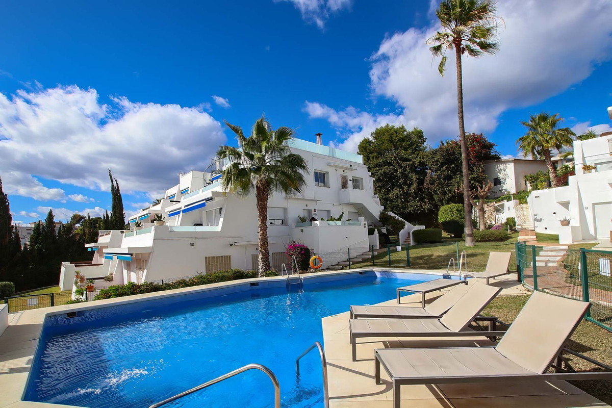 3 Bed Apartment for sale in Nueva Andalucía Costa Del Sol, Málaga, Spain