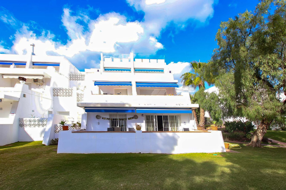 3 Bed Apartment for sale in Nueva Andalucía Costa Del Sol, Málaga, Spain
