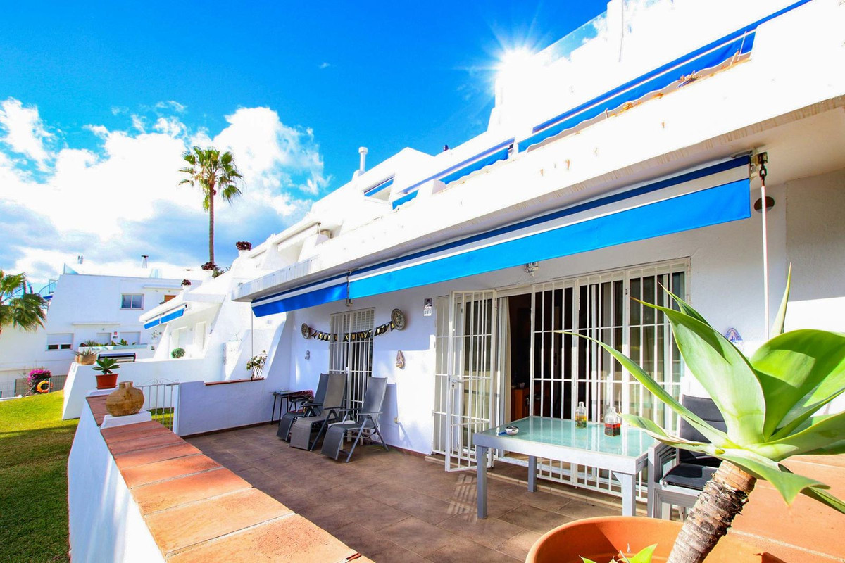 3 Bed Apartment for sale in Nueva Andalucía Costa Del Sol, Málaga, Spain