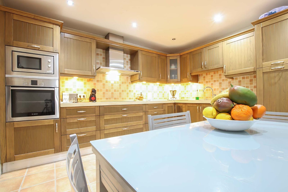 3 Bed Apartment for sale in Nueva Andalucía Costa Del Sol, Málaga, Spain