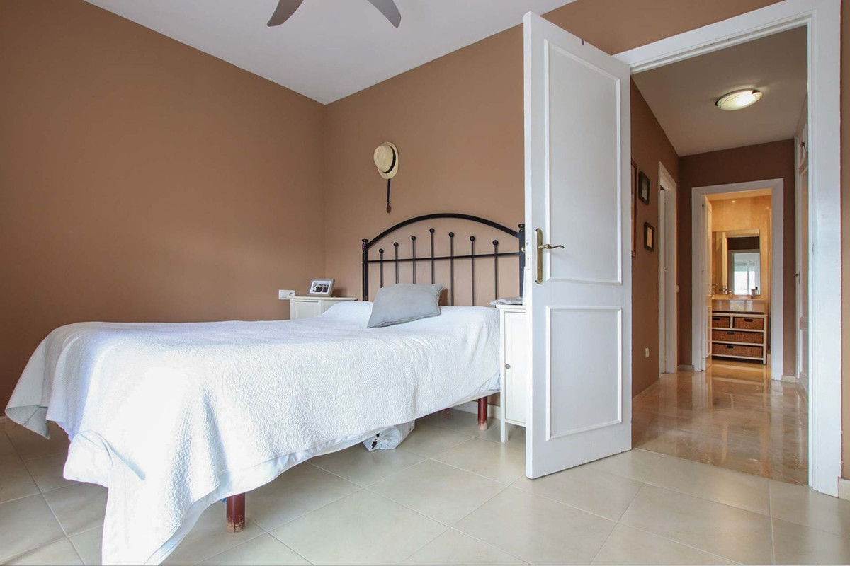 3 Bed Apartment for sale in Nueva Andalucía Costa Del Sol, Málaga, Spain